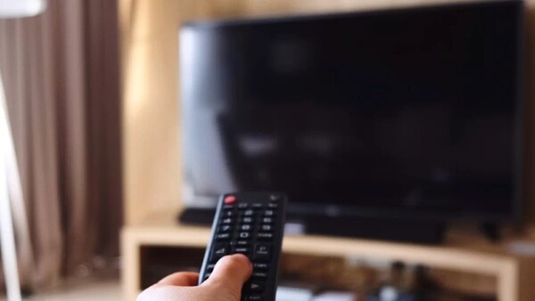 Người dùng bực bội vì điều khiển TV Samsung không hoạt động