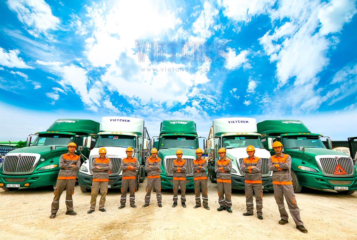 Hệ thống xe bồn chuyên dụng chở axit clohydric đến với khách hàng mọi miền tổ quốc